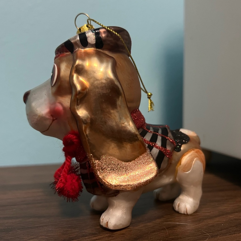 Basset Hound Blown Glass Christmas Ornament - Picture 2 of 5